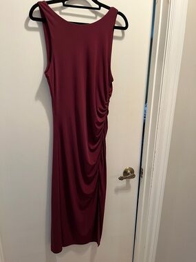 Banana Republic Sleeveless Ruched Side Midi Dress in Burgundy